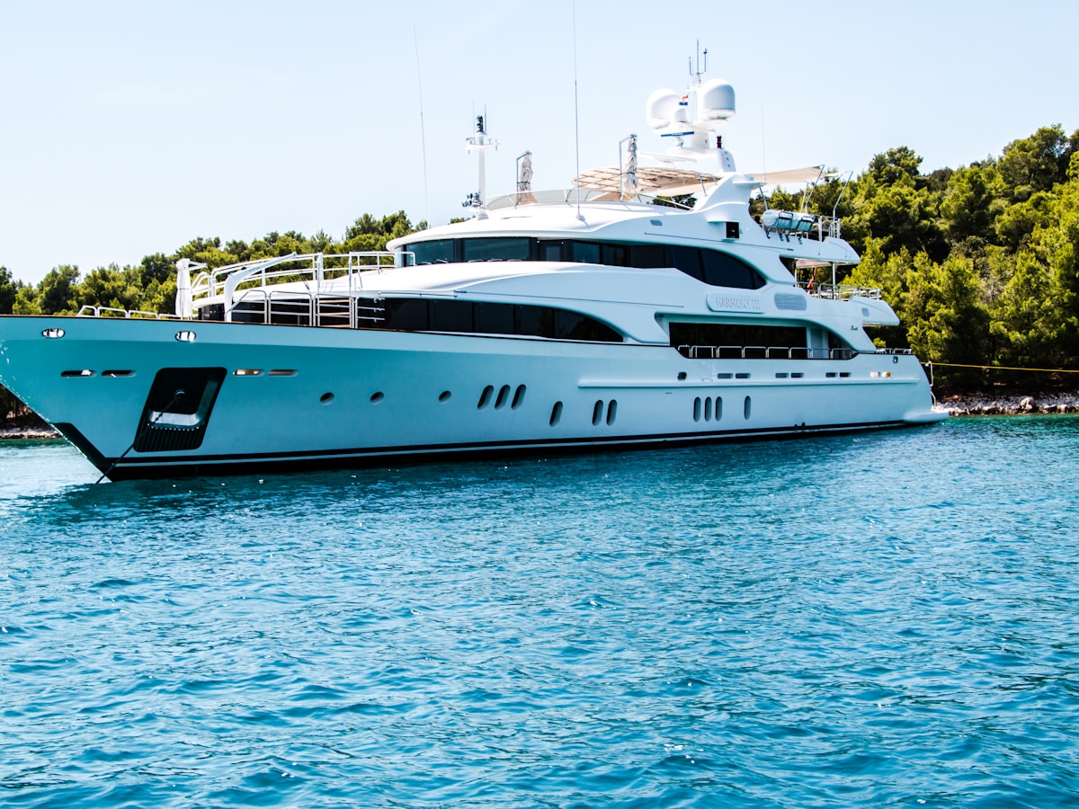 Private yacht charter